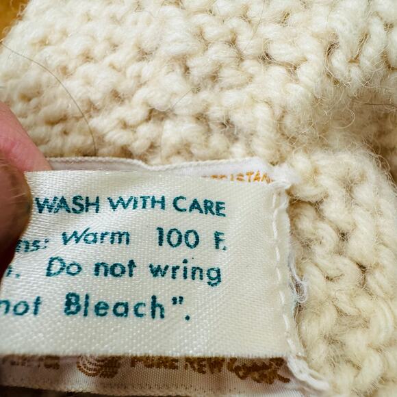 Carbery Hand Knit Pure Ireland Wool Chunky Cable Irish Cream Beanie Pom Pom Hat - Picture 5 of 7